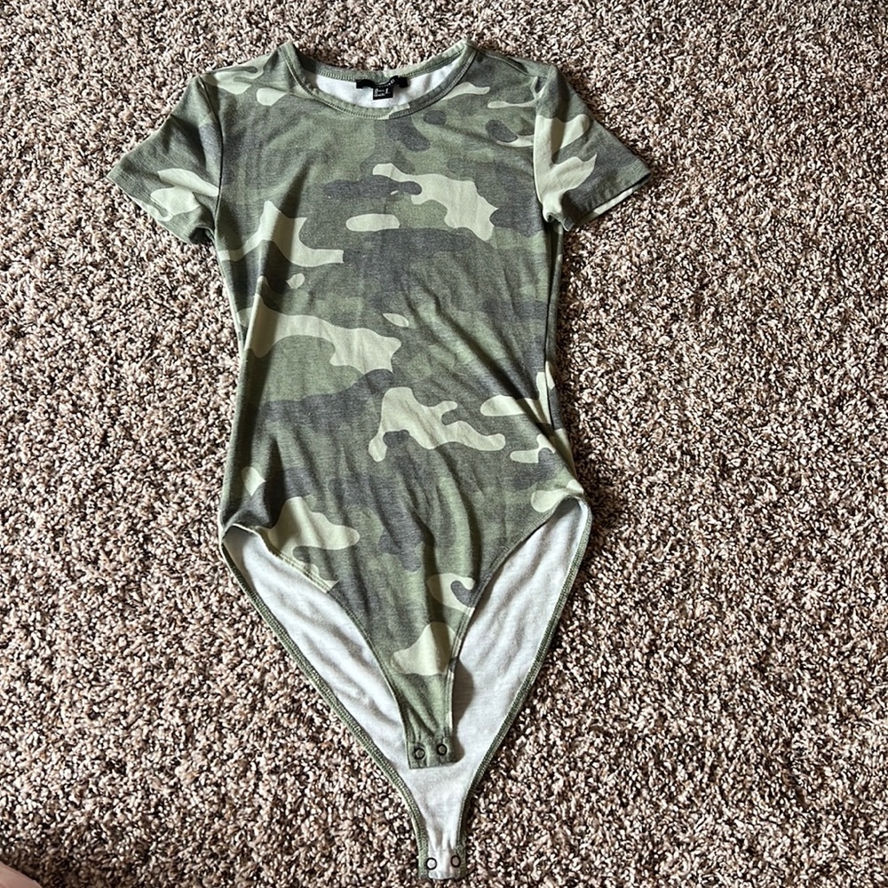 Forever 21 camo print bodysuit size S